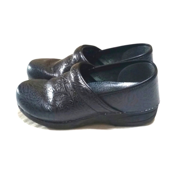 Dansko Tooled Pro XP Black Floral Slip Resistant Clogs Women's size Size… - Picture 3 of 12
